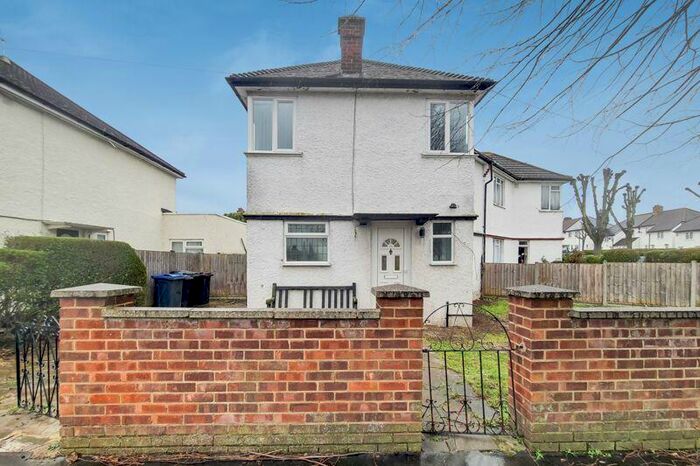 3 Bedroom Semi-Detached House To Rent In Violet Gardens, Croydon, CR0