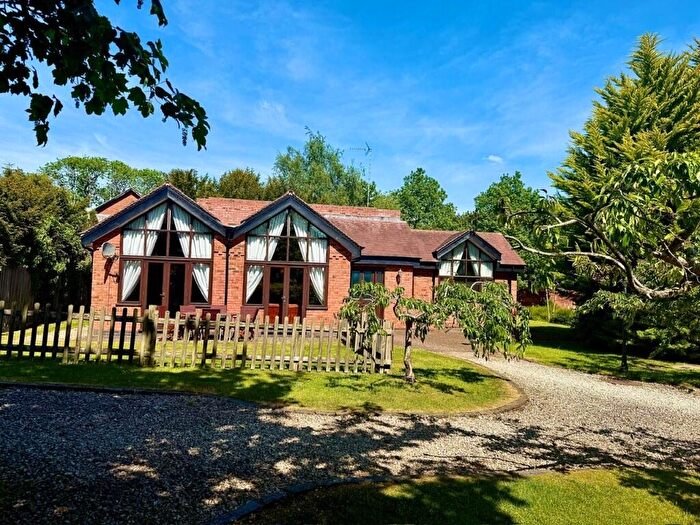 4 Bedroom Detached House To Rent In Sandy Lane, Leamington Spa, Warwickshire, CV32