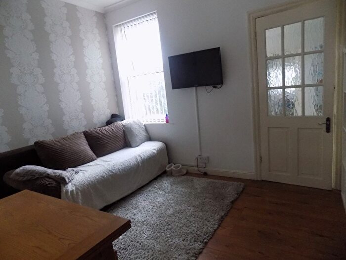 2 Bedroom Terraced House To Rent In Gardenia Avenue, Luton, Bedfordshire, LU3
