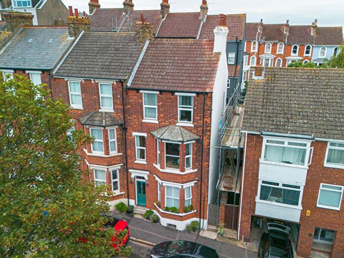 4 Bedroom End Of Terrace House For Sale In Avenue Road, Ramsgate, CT11