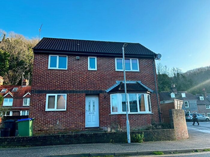 2 Bedroom Detached House To Rent In The Spinneys, Lewes, East Sussex, BN7