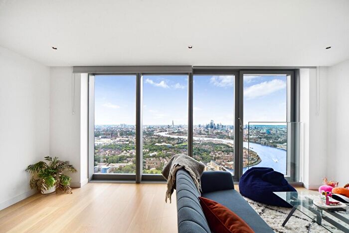 Flat To Rent In Marsh Wall London, E14