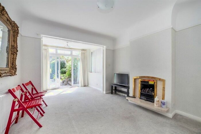 4 Bedroom Detached House To Rent In Gladeside, Croydon, CR0