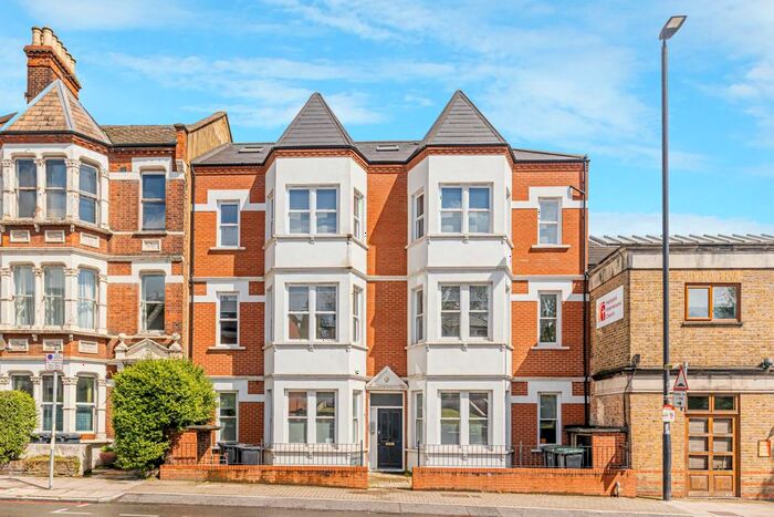 2 Bedroom Flat To Rent In Archway Road, London, N6