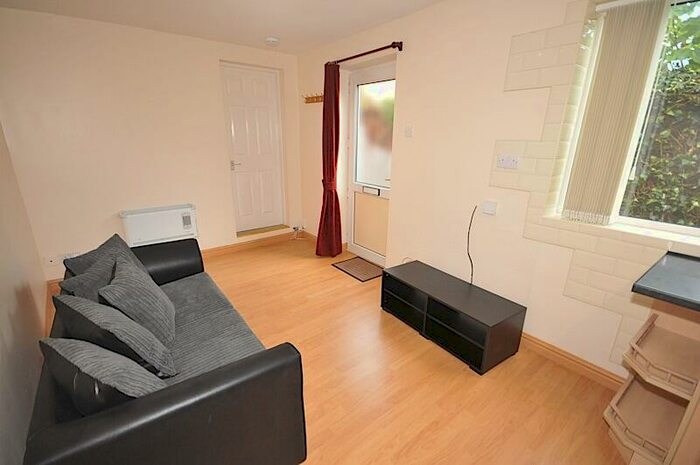 1 Bedroom Flat To Rent In Quarry Bank - High Street, DY5