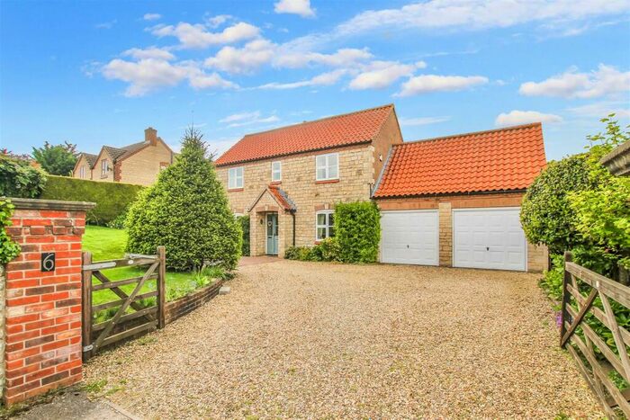 4 Bedroom Detached House For Sale In Grantham Road, Navenby, LN5
