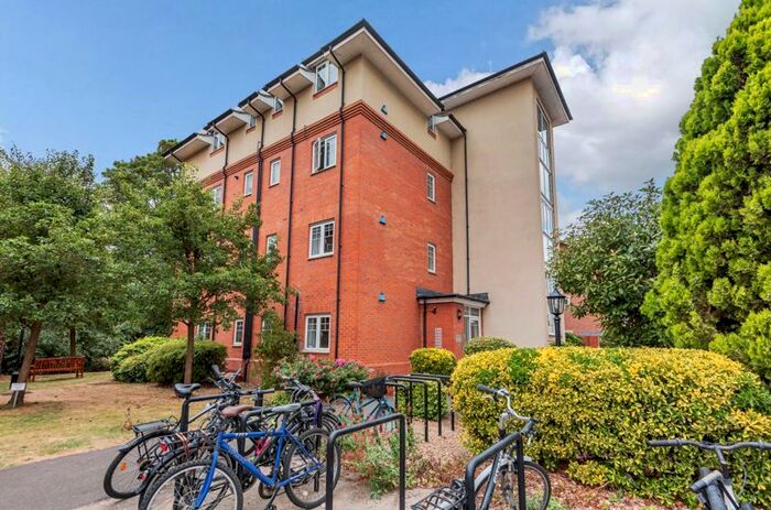 2 Bedroom Flat To Rent In River View Terrace, Abingdon, OX14