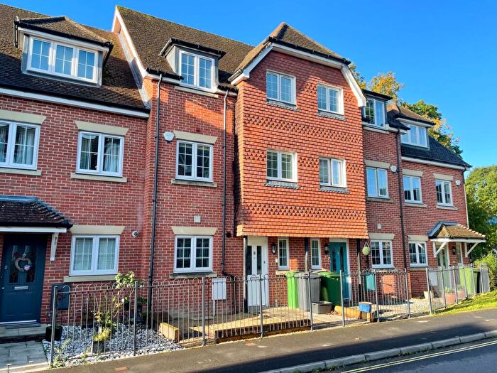 4 Bedroom Town House To Rent In Hawthorn Way, Lindford, Bordon, Hampshire, GU35