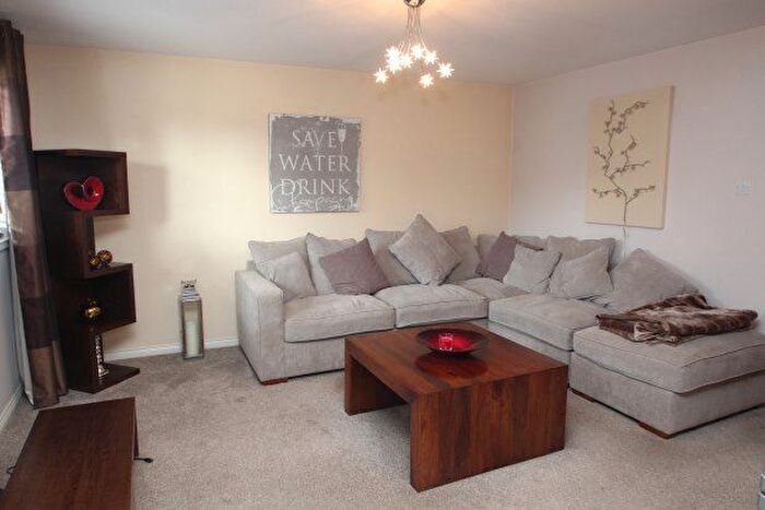 2 Bedroom Flat To Rent In Springburn Road, Glasgow, G21