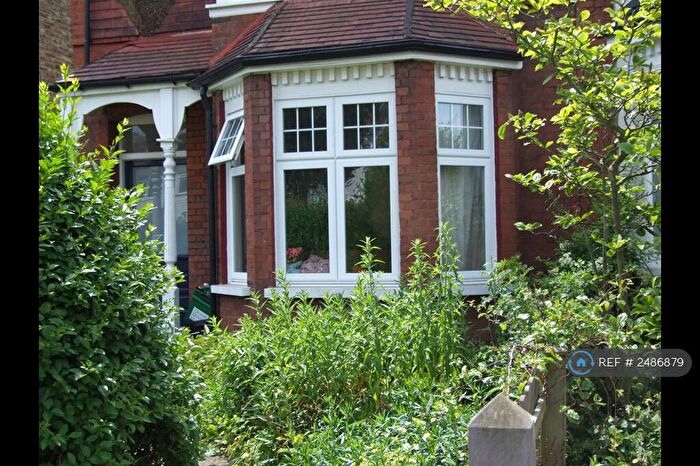 2 Bedroom Flat To Rent In Farrer Road, London, N8