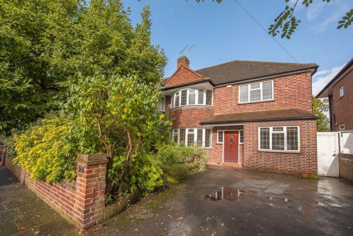 4 Bedroom Semi-Detached House To Rent In Lauderdale Drive, Richmond, TW10