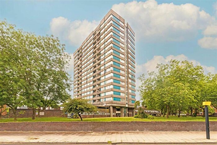 1 Bedroom Flat For Sale In Mapesbury Road, Cricklewood, NW2