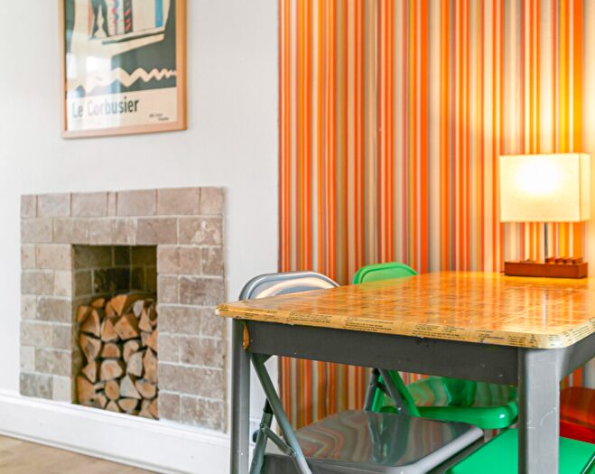 3 Bedroom Flat To Rent In Todd House, The Grange, London, N2