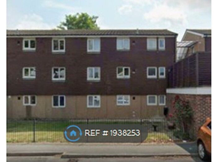3 Bedroom Flat To Rent In Merganser Close, Gosport, PO12