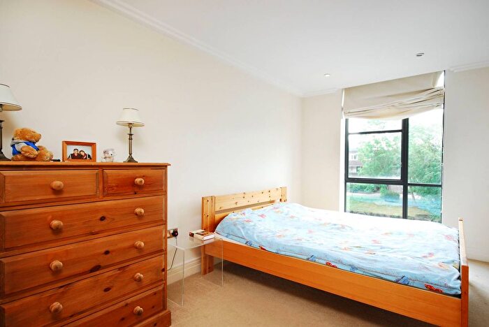 2 Bedroom Flat To Rent In Point Wharf Lane, Brentford, TW8
