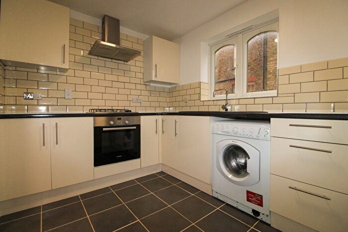 1 Bedroom Flat To Rent In Chiltern Court, Buckingham Road, Harrow, HA1