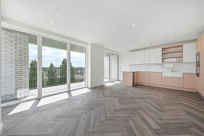 3 Bedroom Flat To Rent In Lindley House, Henshaw Parade, NW9