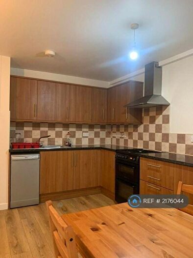 4 Bedroom Maisonette To Rent In Ramsfort House, London, SE16