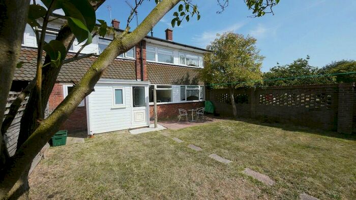 3 Bedroom Semi-Detached House To Rent In Vanessa Drive, CO7
