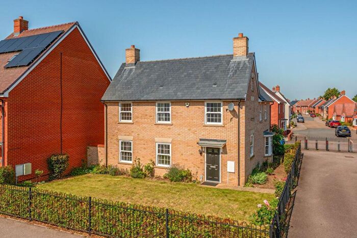3 Bedroom Detached House For Sale In Grange Drive, Stotfold, SG5
