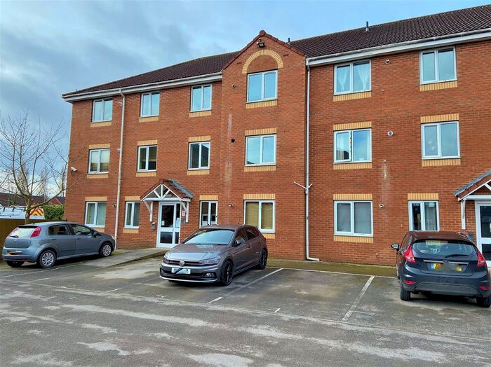 2 Bedroom Flat To Rent In Long Trods, Selby, YO8