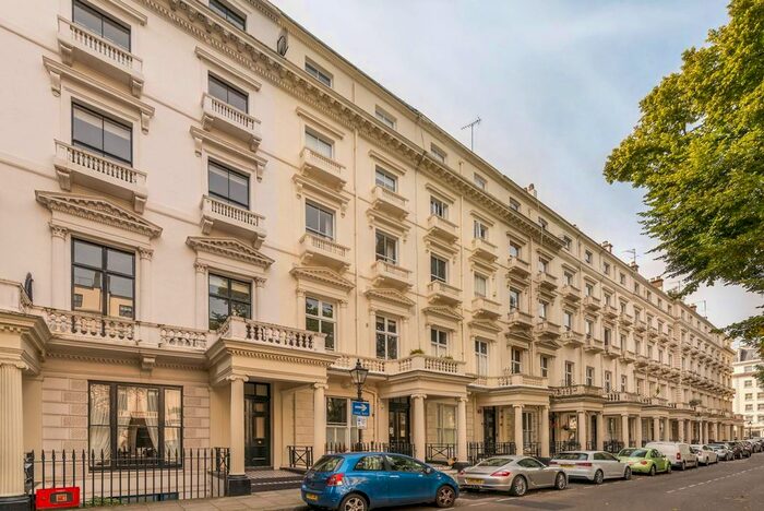 1 Bedroom Flat To Rent In Queens Gardens, Lancaster Gate, London W2