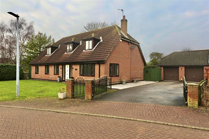 6 Bedroom Detached House For Sale In Hinch Garth, Roos, Hull, HU12