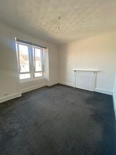 2 Bedroom Flat To Rent In Dempster Street, Central, Greenock, PA15