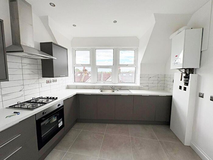 2 Bedroom Apartment To Rent In Queens Road, London, E17