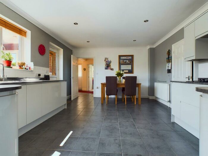 3 Bedroom Chalet For Sale In Mill Lane, Downham Market, PE38