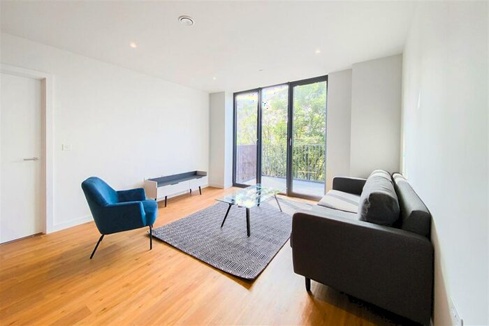 2 Bedroom Property To Rent In Mount Yard, M4