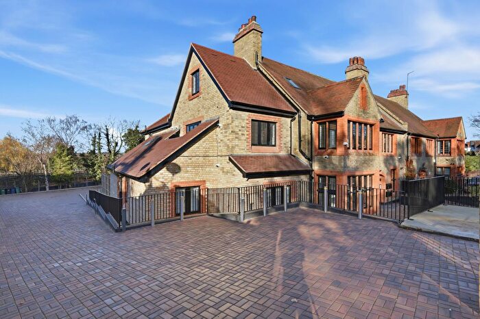 1 Bedroom Flat For Sale In Nether Street, West Finchley, N3