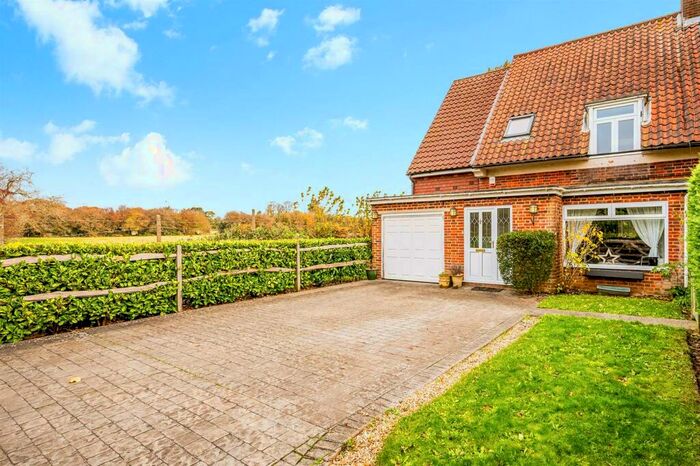 4 Bedroom Semi-Detached House To Rent In Howard Close, Walton On The Hill, KT20