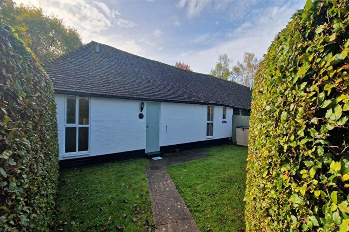 1 Bedroom Detached House To Rent In Newbridge Road, Billingshurst, RH14