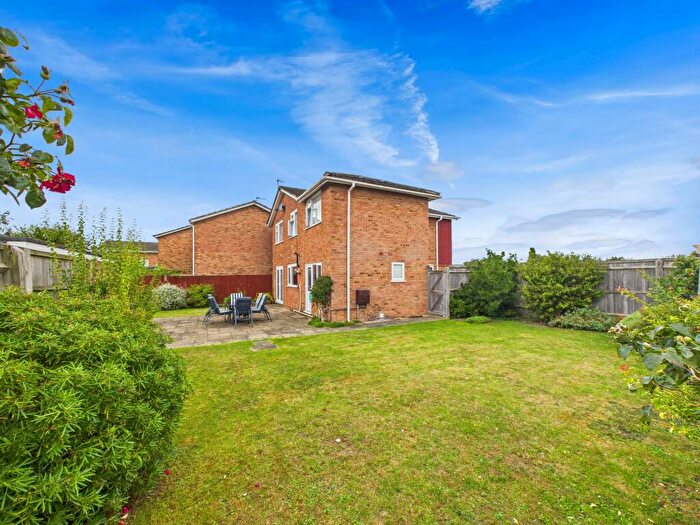 5 Bedroom Detached House For Sale In Cleavers, Chinnor, Oxfordshire, OX39