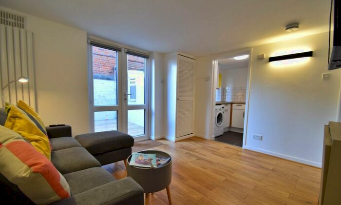 1 Bedroom Flat To Rent In Winchester City Centre, SO23