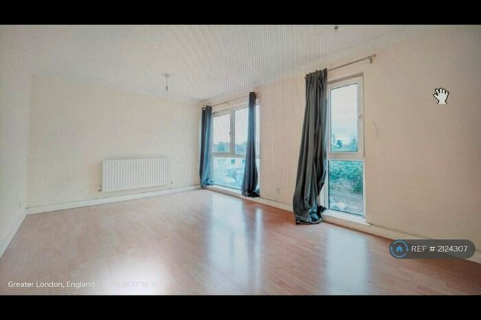 Studio To Rent In Mayfair Close, Beckenham, BR3