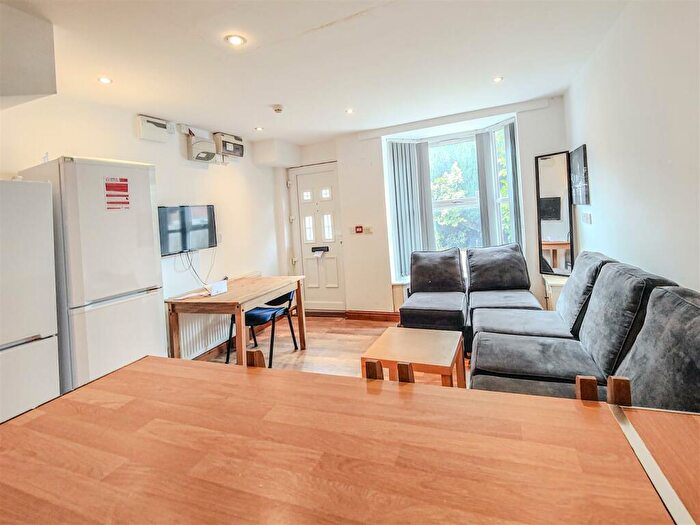 6 Bedroom Terraced House To Rent In Rose Cottages, Selly Oak, B29