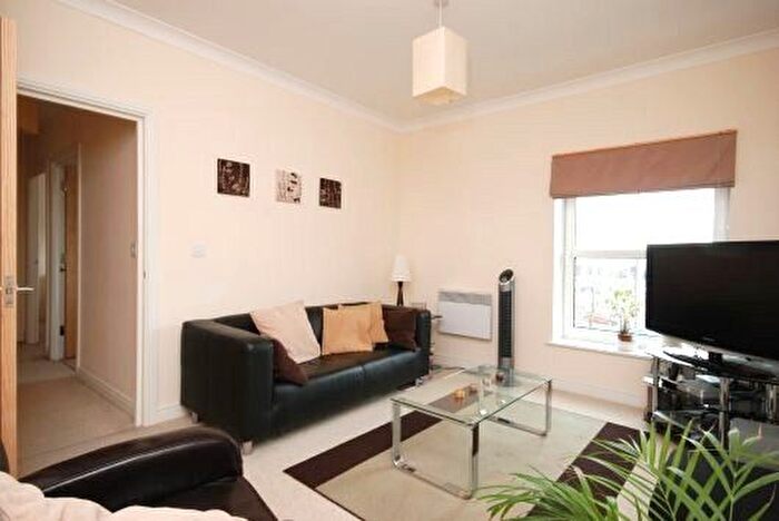 2 Bedroom Flat To Rent In High Road, Finchley, N12