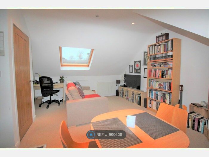 1 Bedroom Flat To Rent In Highview Gardens, Edgware, HA8