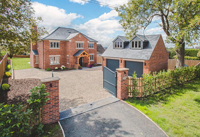 5 Bedroom Detached House For Sale In Brinkworth Road, Royal Wootton Bassett, SN4