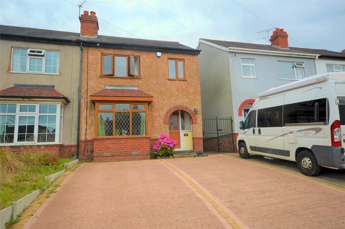 3 Bedroom Semi-Detached House To Rent In Mount Road, Penn, Wolverhampton, West Midlands, WV4