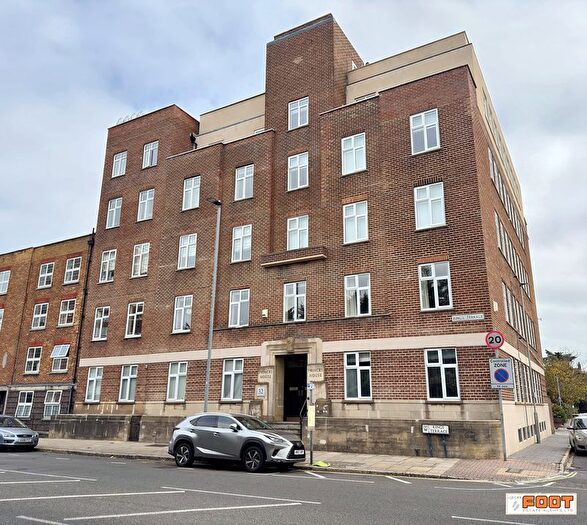 4 Bedroom Flat To Rent In Kings Terrace, Southsea, PO5