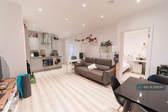 2 Bedroom Flat To Rent In Mowlem Street, London, E2