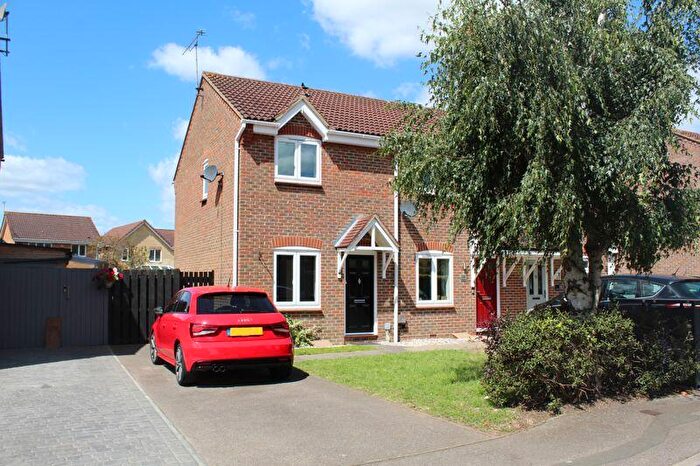 2 Bedroom End Of Terrace House To Rent In Macgregor Drive, Wickford, SS12