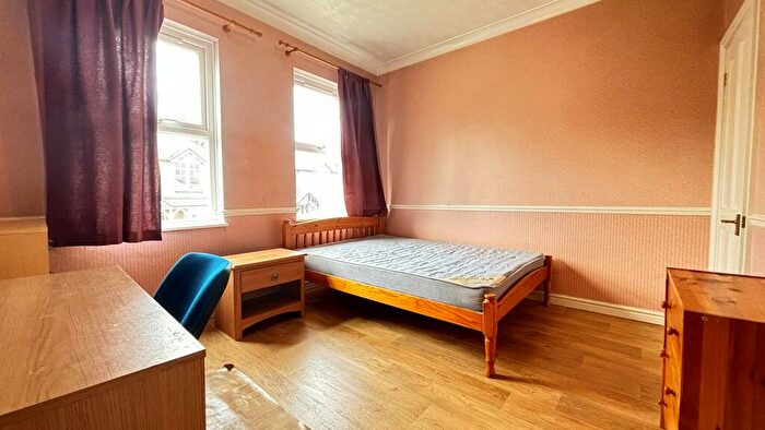 1 Bedroom Semi-Detached House To Rent In Walnut Tree Close, Guildford, GU1