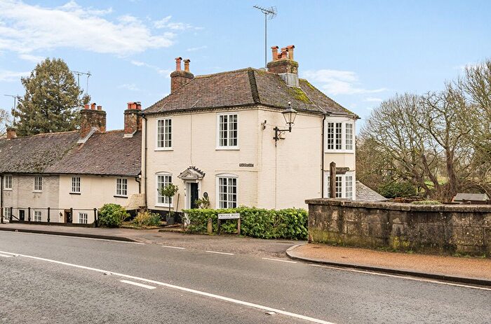 4 Bedroom Link Detached House For Sale In Mainstone, Romsey, Hampshire, SO51