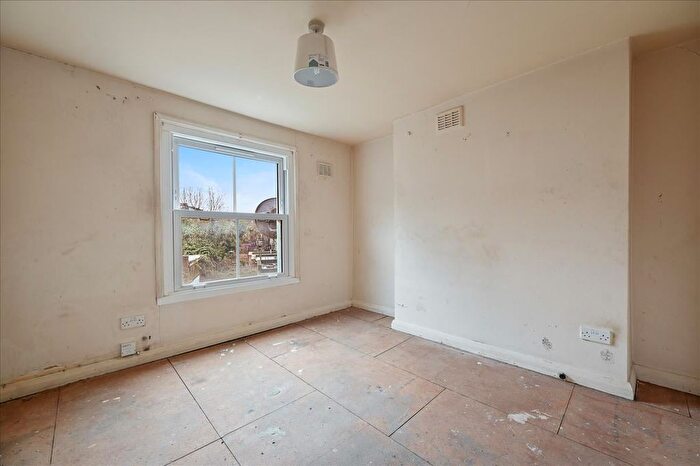 1 Bedroom Flat For Sale In Fernhead Road, London, W9
