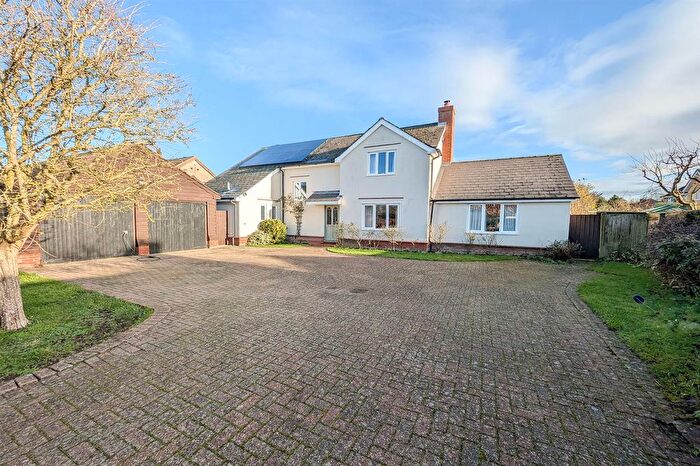 4 Bedroom Detached House For Sale In Spicers Close, West Wratting, Cambridge, CB21