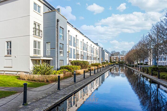 4 Bedroom Terraced House For Sale In Canalside, Redhill, RH1